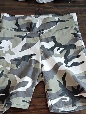 Almost Famous Kids Camo Shorts in Green, White, Black